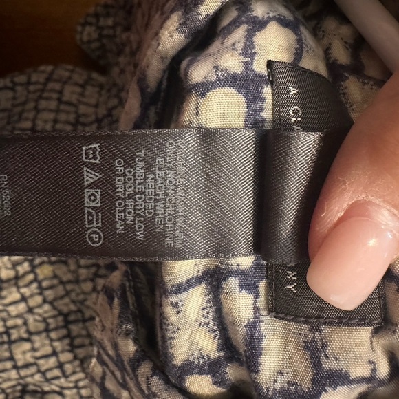 Crazy Horse Men's Button up Shirt Blue white Geometric print Rayon Size L GUC - Picture 7 of 10